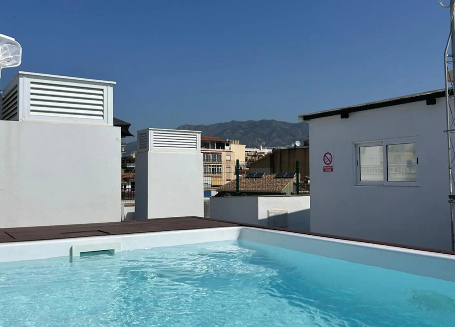 A Top-Floor Modern Apartment Located 100 Meters From The Beach Fuengirola 0*,  Hiszpania
