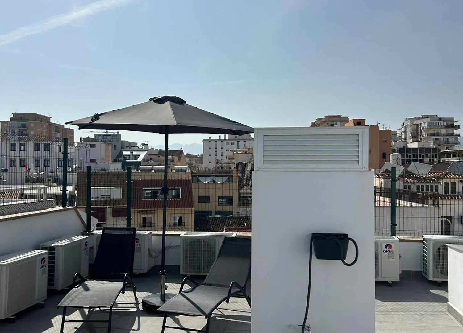 A Top-Floor Modern Apartment Located 100 Meters From The Beach Fuengirola